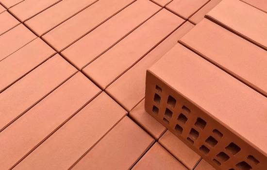 Кирпич керамический облицовочный пустотелый одинарный гладкий КР-л-пу 1НФ 250x120x65 красный M200